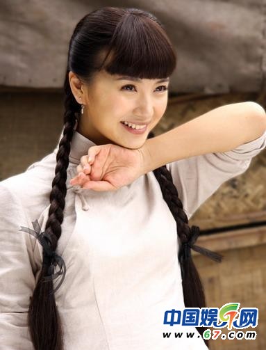 盘点中外女星影视剧学生装 何洁张柏芝张韶涵惊艳抢镜