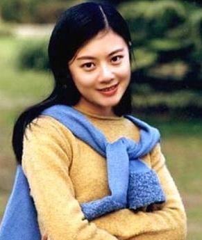 央视名嘴姜丰混血儿女近照