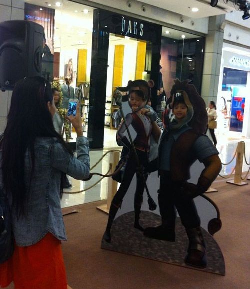 张柏芝携子泰国过新年 网友偶遇曝两子照片(图)