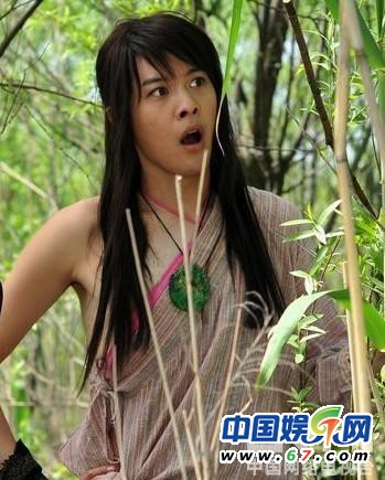 图揭“穷酸”剧组雷人古装造型 蒋勤勤戴鸡毛陈乔恩PK日本动漫