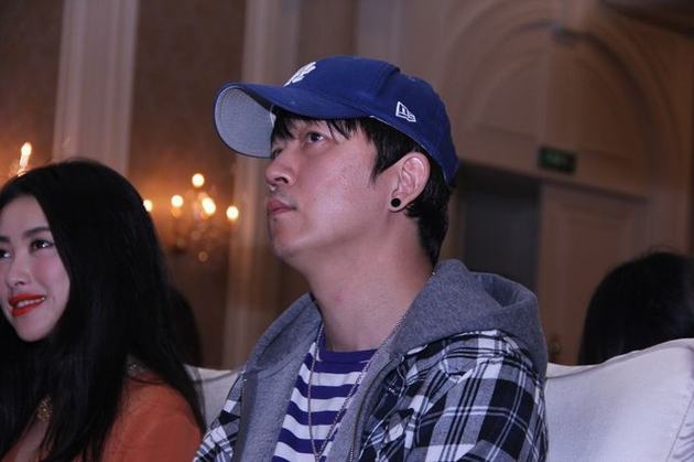 潘粤明现身面露憔悴笑容僵硬 新剧演“前夫”虐心