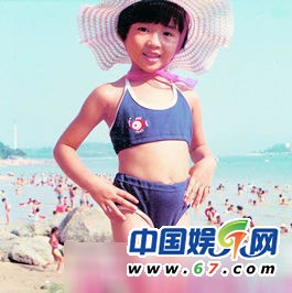 TVB明星童年照 黄宗泽孤僻抱猫 滕丽名三角眼无美女相