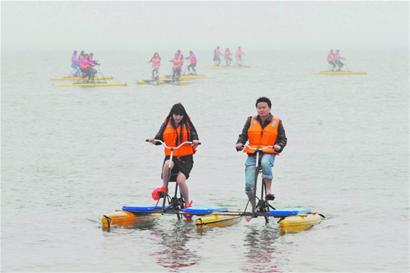 商家傍上清明小长假 市民提出清明搞娱乐不严肃 你怎么看