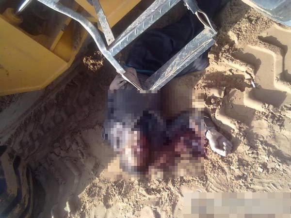 河南农民被开发商铲车碾死 官方回应已介入调查