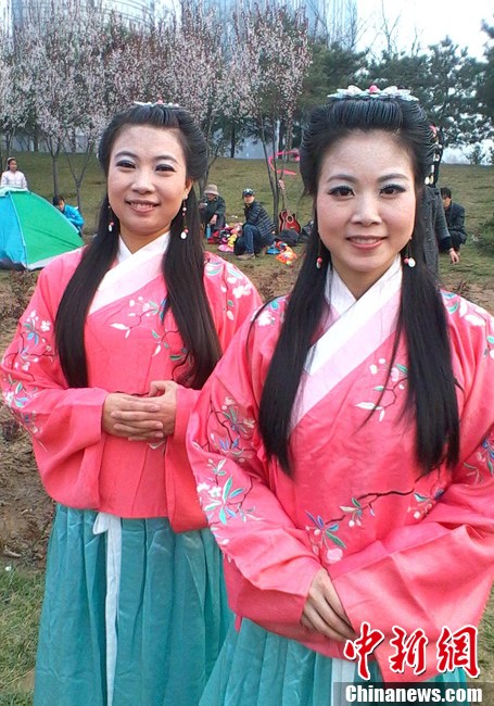 都市里频现“古装控”