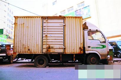 青岛清理路边停放废旧车辆