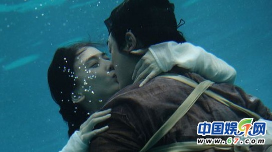 影视剧水中唯美激情戏