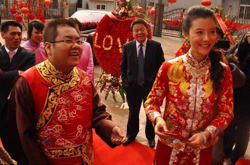 揭被踢出豪门女星现状 车晓离婚后打拼事业