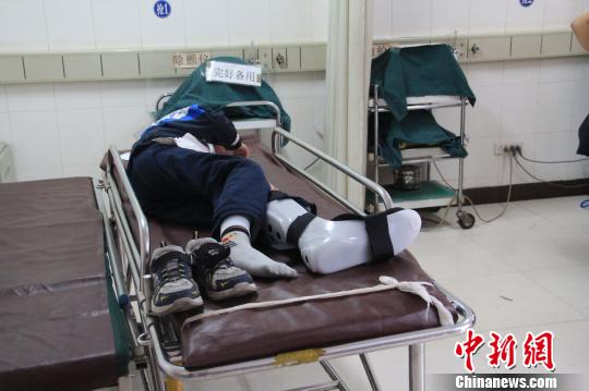 西安发生小学生踩踏事件校方与景区各执一词