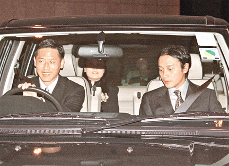 张国荣恋人唐鹤德近照曝光 单身10年身形消瘦(图)