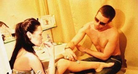 明星罕见青涩旧照 你认识吗？