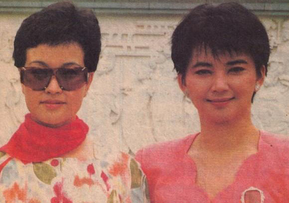 明星罕见青涩旧照 你认识吗？