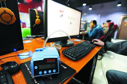 室内2根烟PM2.5瞬增3倍达重污染 可致肺癌