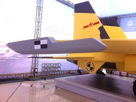 实拍航母舰载机模型 尺寸相同高度仿真