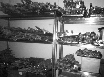 金汉斯自助遭曝光 用过期配料吃剩甜点再回桌