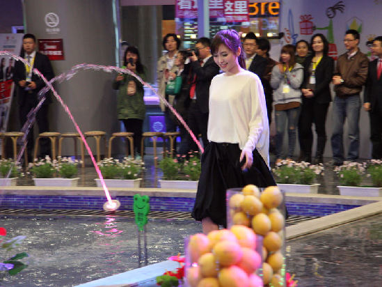 金莎来青宣传电影《柠檬》 清纯可人依旧 金莎来青宣传电影《柠檬》 清纯可人依旧