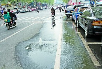 马路“陷阱”再调查 损坏丢失现象不在少数
