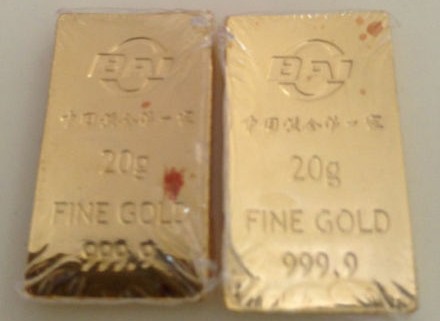 菜百首饰千足金两年未动长红斑 或与纯度有关