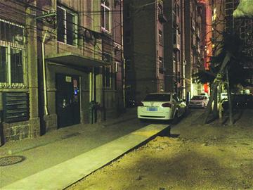 延吉路居民楼起火