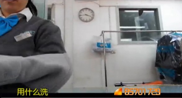 记者暗访干洗店 干洗水洗一招就能分辨 记者暗访干洗店 干洗水洗一招就能分辨