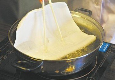 4种发泡餐具原料3种不合格 遇醋生成物溶化