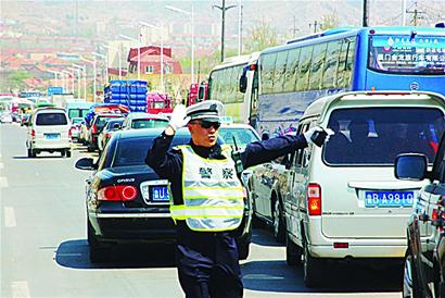 交警出狠招砸“买卖”借驾照买分不行了