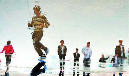 及时雨一到 麦苗“开口笑” 及时雨一到 麦苗“开口笑”