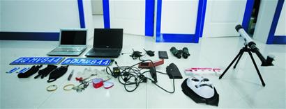 窃贼团伙全副武装:持对讲机戴骷髅面罩 窃贼团伙全副武装:持对讲机戴骷髅面罩