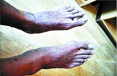 青岛小伙放弃北大博士赤脚走世界 走遍欧美亚