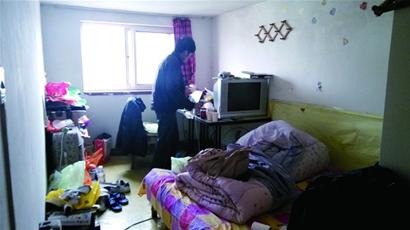 青岛毕业租房族70m2挤24张床 青岛毕业租房族70m2挤24张床