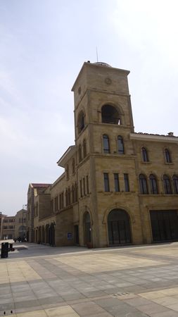 唐岛湾步行街落成三年依旧上演空城计