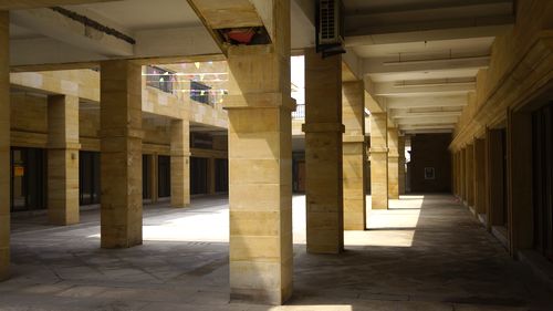 唐岛湾步行街落成三年依旧上演空城计