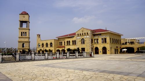 唐岛湾步行街落成三年依旧上演空城计