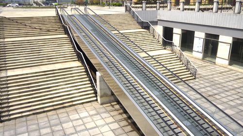 唐岛湾步行街落成三年依旧上演空城计