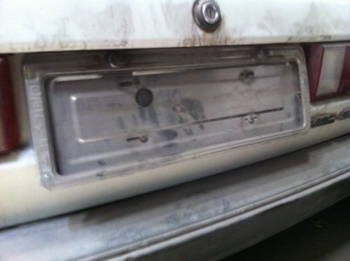 桑塔纳车库内一停四年 物业束手无策