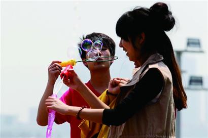 青岛气温创历史同期最高 黄岛34.2℃ 青岛气温创历史同期最高 黄岛34.2℃