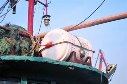 3渔民救生筏上漂流46小时 挂住渔网保命 3渔民救生筏上漂流46小时 挂住渔网保命