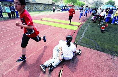 体育中考实行电子仪器测试 成绩自动存储 体育中考实行电子仪器测试 成绩自动存储