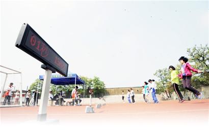 体育中考实行电子仪器测试 成绩自动存储 体育中考实行电子仪器测试 成绩自动存储