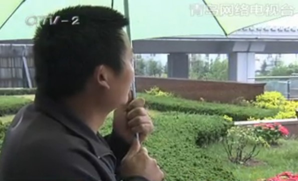 结婚10年老婆与朋友私奔 痴心男来青寻妻 结婚10年老婆与朋友私奔 痴心男来青寻妻