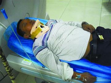 工人没戴护具摔成高位截瘫 工头咬牙担责