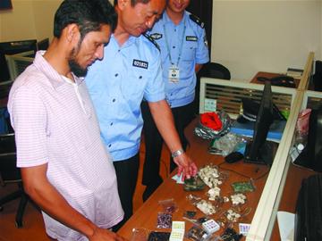 机场警方发布5类警情 跨省追回巨额珠宝 机场警方发布5类警情 跨省追回巨额珠宝