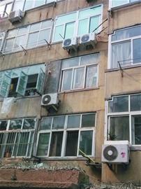 大学生莱芜一路会网友被强留 情急下跳楼 大学生莱芜一路会网友被强留 情急下跳楼