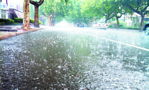 青岛六月天似孩子脸 北部倾盆雨沿海蒸桑拿(图)