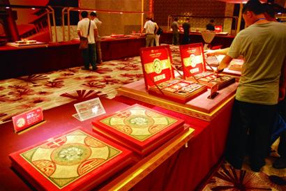 中秋未到月饼战提前打响 市场竞争激烈