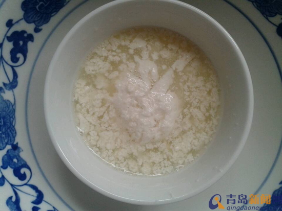 青岛百盛售琴牌新希望香蕉牛奶秒变豆腐脑 小伙伴们全惊呆 青岛百盛售琴牌新希望香蕉牛奶秒变豆腐脑 小伙伴们全惊呆