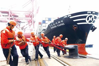 青岛港工人多次刷新世界纪录 梦想照进现实 青岛港工人多次刷新世界纪录 梦想照进现实