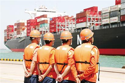 青岛港工人多次刷新世界纪录 梦想照进现实 青岛港工人多次刷新世界纪录 梦想照进现实