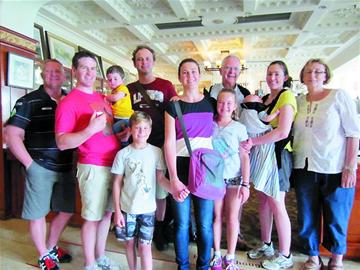 乔治来青寻根记:喝青啤揭开身世之谜 乔治来青寻根记:喝青啤揭开身世之谜