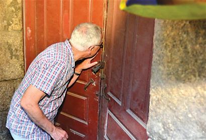 乔治来青寻根记:喝青啤揭开身世之谜